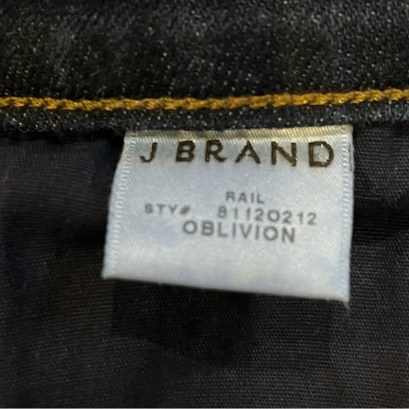 J Brand Mid Rise Rail size 30 - Dark Blue - Color Oblivion - Picture 4 of 6
